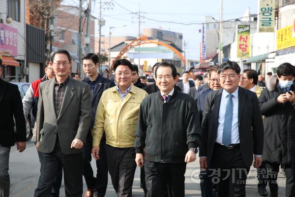 [크기변환]우한교민 장호원시장 방문.jpg