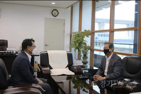 [크기변환]210813 오명근 의원, 평택 직할 세관 방문 정담회 가져.jpg