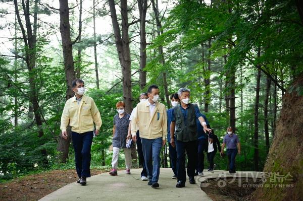 [크기변환]지역 02- 이항진 여주시장, ‘산북면 후리’ 마을방문 로드체킹 (2).jpg