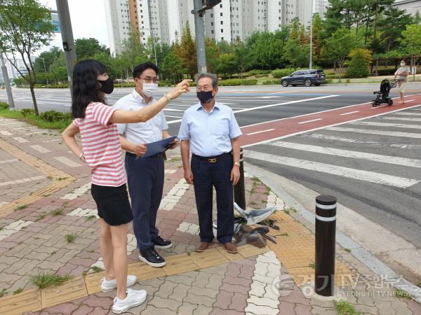 [크기변환]210820 오명근 의원, 민원현장 방문 민의 수렴.jpg