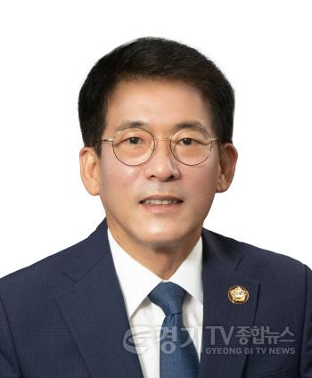 [크기변환]사본 -김기준 의장.jpg