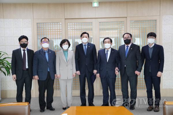 [크기변환]사본 -추가3. 수도권내륙선 사전타당성조사용역 조기착수 공동건의문 전달1.jpg