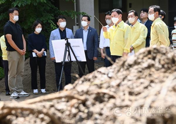 [크기변환]이재준 수원특례시장, 취임 첫날 키워드는 ‘현장행정’·‘경제’·‘시민과 함께’ (7).jpg