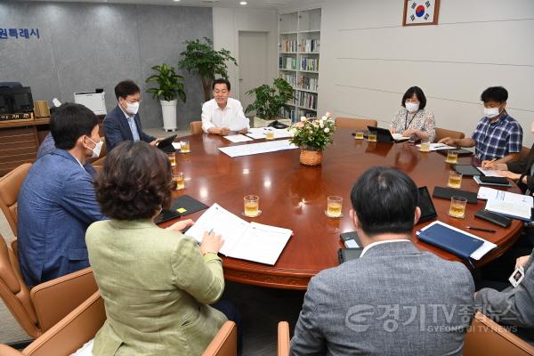 [크기변환]이재준 수원특례시장, 각 부서에 “공약사업, 정책적인 의지를 갖고 추진하라” 1.jpg