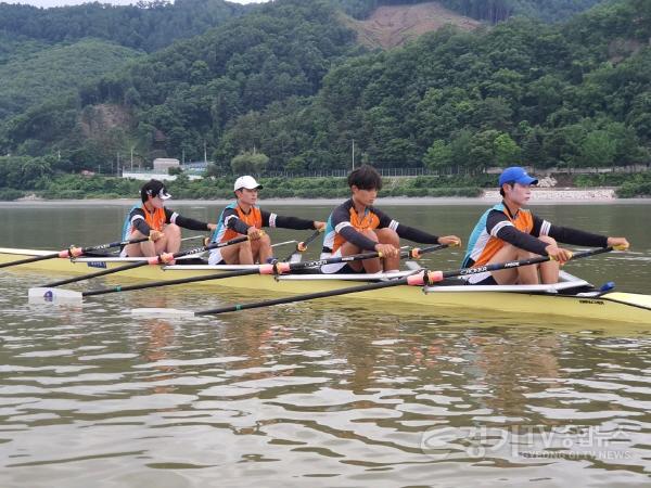 [크기변환]220803기획-용인시직장운동경기보 조정선수들이 조정연습을 하고 있다.jpg