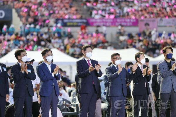 [크기변환]이상일 용인특례시장 등 내빈들이 대회 개회식을 관람하고 있다 (2).jpg