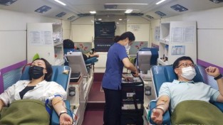 [크기변환]임직원 헌혈참여 사진.jpg