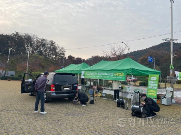 [크기변환]3. 매연저감장치 부착차량 사후관리 합동점검2(매연측정).jpg