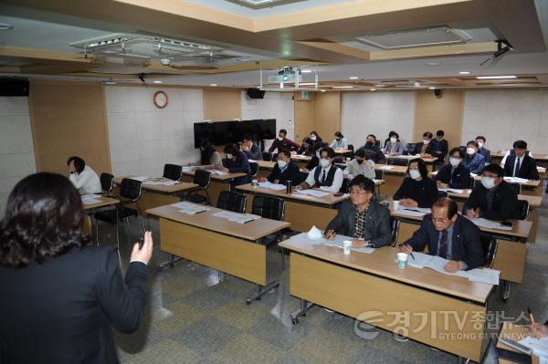 [크기변환]사본 -20221115 수원특례시의회, 예산안 심사 및 조례분석 직무교육 사진.jpg