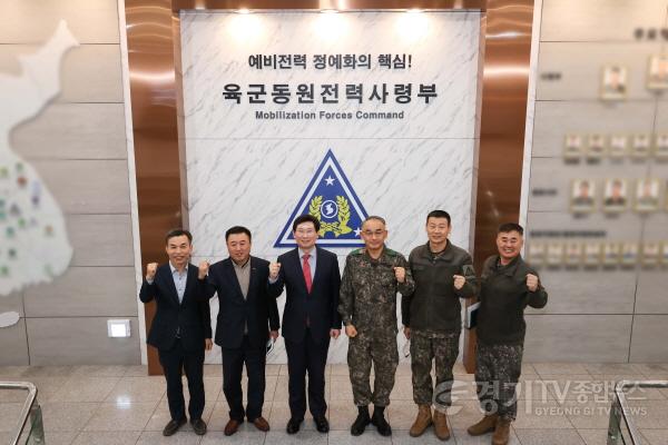 [크기변환]사본 -230119_명절에도 굳건하게 국토방위 임무를 수행하는 군에 감사드린다_사진(4).jpg