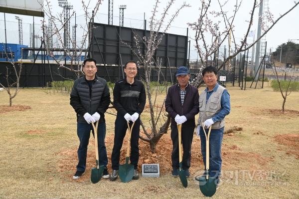 [크기변환]사본 -(보도사진) 화성드림파크 매화둘레길 조성2.jpg