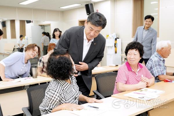 [크기변환]방세환 광주시장, 새롭게 단장한 ‘동부건강센터’ 방문 (1).jpg