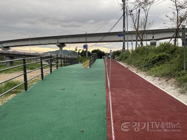 [크기변환]6. 용인특례시 처인구가 포곡중학교 학생들의 안전한 통학환경을 위해 우회로를 신설했다. (2).jpeg