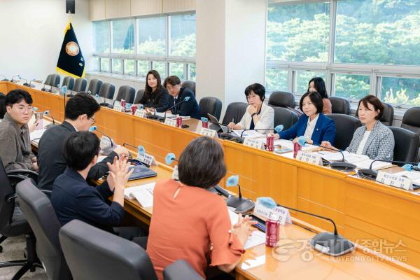 [크기변환]20230925 의원연구단체 탄소중립연구소, 용인시 탄소중립 이행 조성사업발굴 연구용역 최종보고회 개최(4).jpg