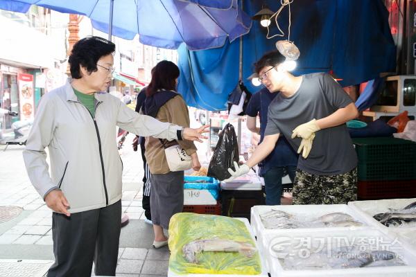 [크기변환]김경희 이천시장, 전통시장 민생 현장 방문 (2).jpg