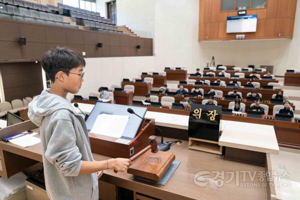 [크기변환]20231010 용인특례시의회 청소년 지방자치아카데미, 신촌중학교 참여(3).jpg