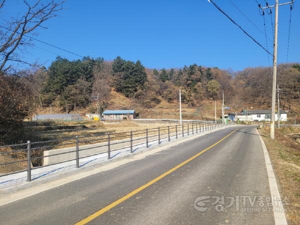 [크기변환]6. 용인특례시가 처인구 양지면 정수리 마을길에 인도를 설치했다.jpg