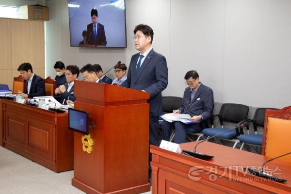 [크기변환]231218 김태형 의원, 경기주택도시공사의 설립 및 운영 조례 개정안 상임위 통과.JPG.jpg