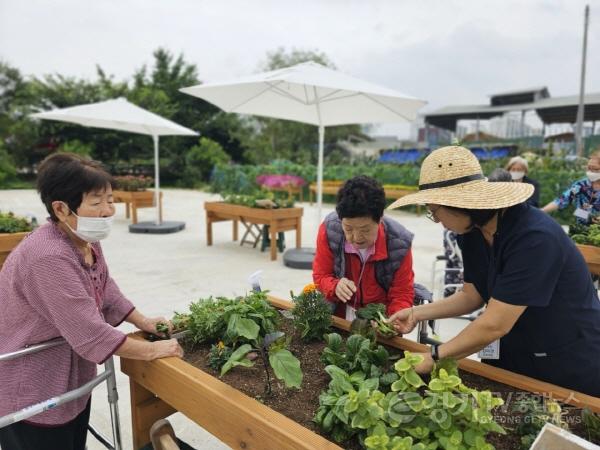 [크기변환]3-1. 용인특례시가 함께하는 텃밭 교육 복지시설을 모집한다..JPG