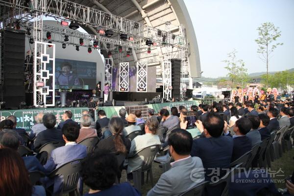 [크기변환]붐비는 제38회 이천도자기축제장3.JPG