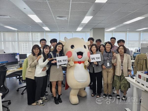 [크기변환]240516 경기도의회, 홍보대사와 함께하는 청렴문화 콘서트 성황리에 마무리 (4).jpg