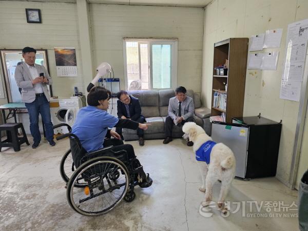 [크기변환]240517 김재훈 의원, 장애인 도우미견 보급 활성화를 위해 한국장애인도우미견협회 시설 방문 (2).jpg