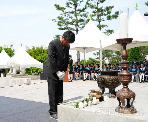 [크기변환]240606 평택(의회) 평택시의회, 제69회 현충일 추념식 참석 (2).JPG