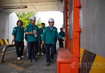 [크기변환](0610)[정책기획과]주광덕 남양주시장, 4번째 정책현장투어…장마철 대비 재해취약지 점검 실시(사진3).JPG