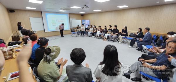 [크기변환]1. 용인특례시가 마련한 신갈오거리 스마트 도시재생 프로그램인 원데이 클래스에서 주민들의 도시재생사업에 의견을 제시했다..jpg