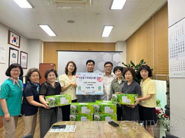 [크기변환]2-2. 기흥구 신갈동에 주민자치위원와 강남병원이 구급함을 기탁했다..jpg