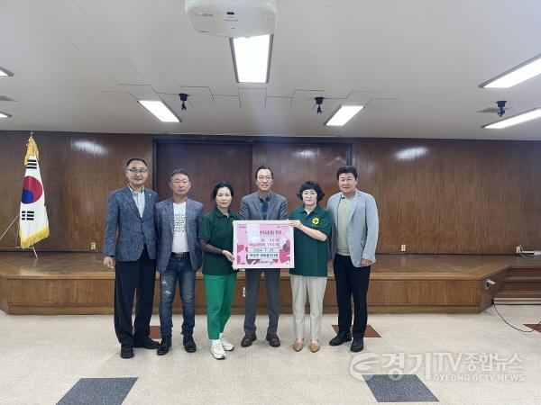 [크기변환]2-3. 용인특례시 처인구 백암면에 새마을부녀회가 불우이웃돕기 물품을 기탁했다.jpeg