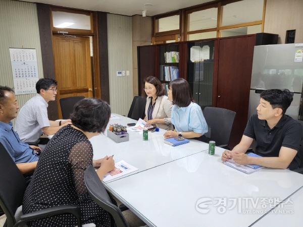 [크기변환]240814 신미숙 의원, 모듈러 교실 현장 방문으로 교육환경 안전성 점검1.jpg