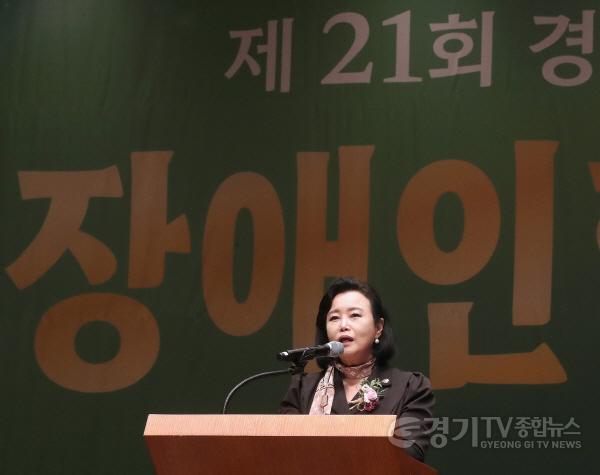 [크기변환]240926 정윤경 부의장, 경기도 장애인합창대회에서 장애인 문화예술 활동 환경 조성의 중요성 강조.jpg