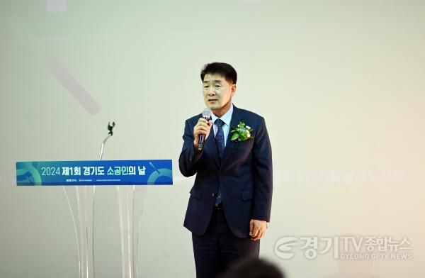 [크기변환]사진 1) 소공인의 날에서 축사하는 배정수 화성시의회 의장.jpg