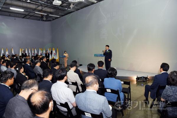 [크기변환]사진 3) 축사하는 배정수 화성시의회 의장 (원경).jpg