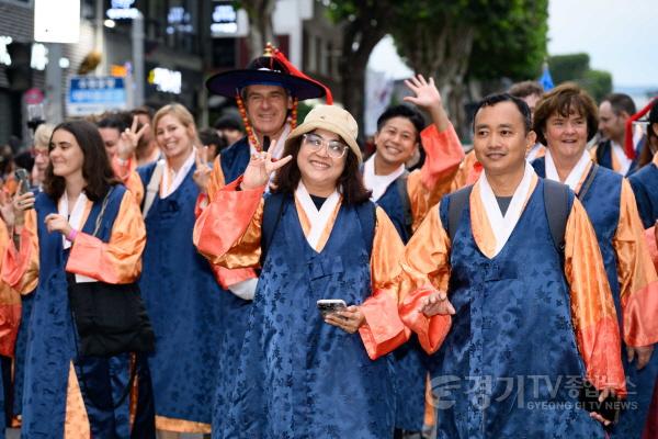 [크기변환]사진8)정조대왕 능행차 공동재현.jpg