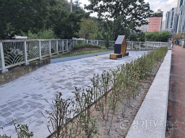 [크기변환]6. 용인특례시 수지구 신봉2교 내 새롭게 바뀐 주민 쉼터 전경.jpg