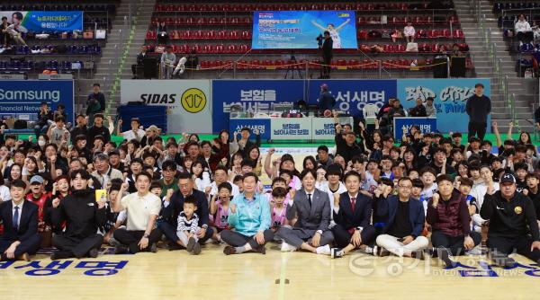 [크기변환]4-3. 용인특례시와 우지원이 함께하는 유소년농구대회가 2일 용인실내체육관에서 개막했다..jpg