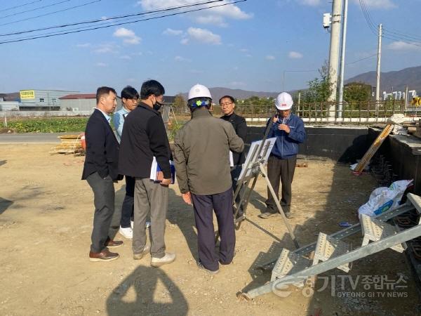 [크기변환]241113 김선영 의원, ‘321번 지방도로 일산~매산 간 구간 확·포장 공사’ 현장방문 및 정담회 개최 (2).jpg