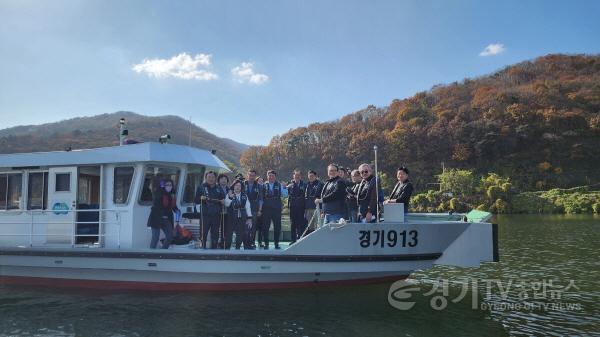 [크기변환]241114 도시환경위원회, 행정사무감사 현지활동, 팔당호 시료채취 및 소내섬 환경정화활동 (2).jpg