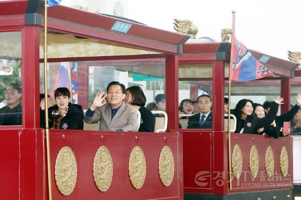 [크기변환]1-3. 이재준 수원시장, “수원FC위민 챔피언결정전 우승 축하한다”.jpg