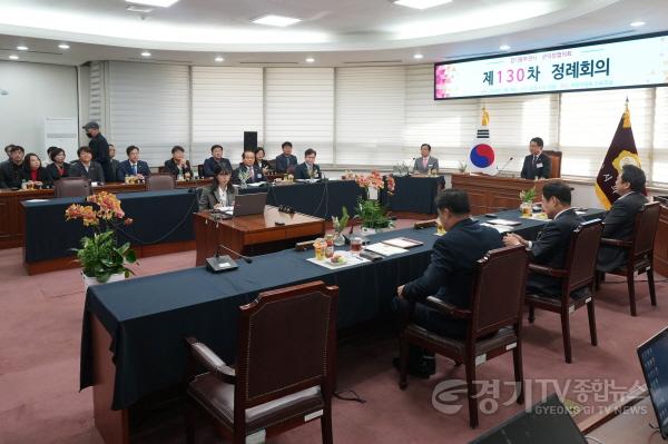 [크기변환][사진자료] 하남시의회 주관으로 11월 19일 열린 경기동부권시·군의장협의회 제130차 정례회의 모습. (사진_하남시의회 제공).jpg