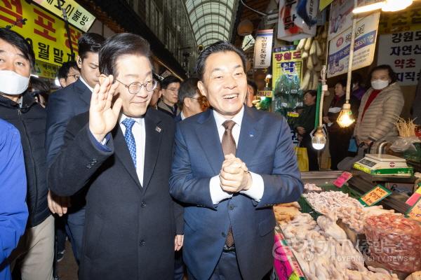 [크기변환]이재준 수원시장, 이재명 더불어민주당 대표와 못골 ·영동 시장 동행.jpg