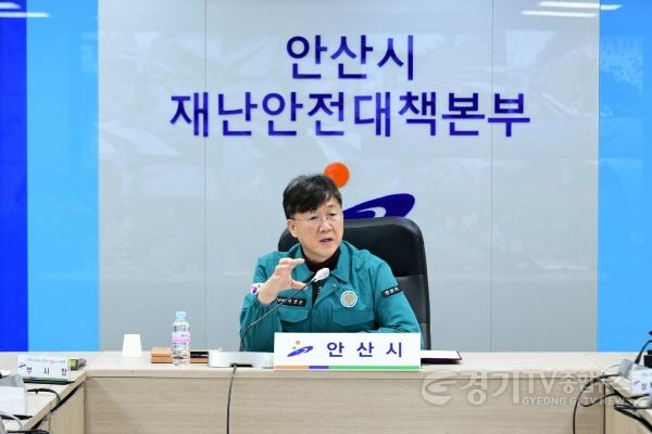 [크기변환]1.안산시, 주말 반납 제설 총력전…“폭설로 인한 피해 최소화”(1).jpg