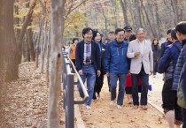 [경기티비종합뉴스] 경기도, 2026년까지 ‘내 집 앞 흙향기 맨발길’ 1천개 조성. 김동연, “603개 읍면동마다 최소한 1개 이상씩 조성할 것”