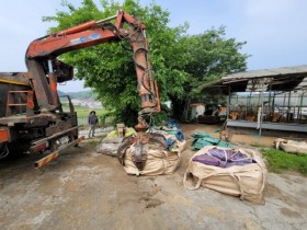 [경기티비종합뉴스] 용인특례시, 처리 힘든 폐기자재 수거 지원 축산농가서 호평